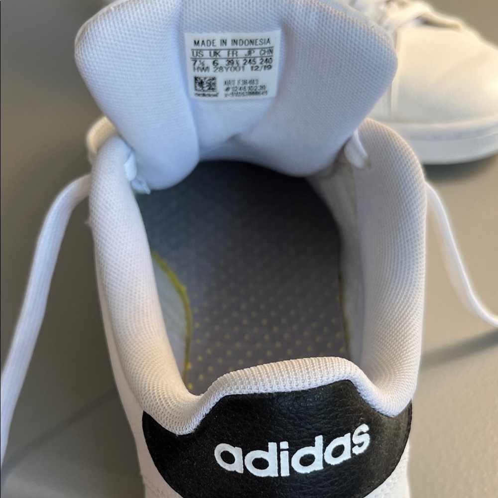 Adidas Classic White Sneakers with Black Stripes - Picture 2 of 3